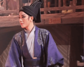 靠雌雄同体潦倒亿万观众,娱乐圈新晋顶流老公,居然是个女人