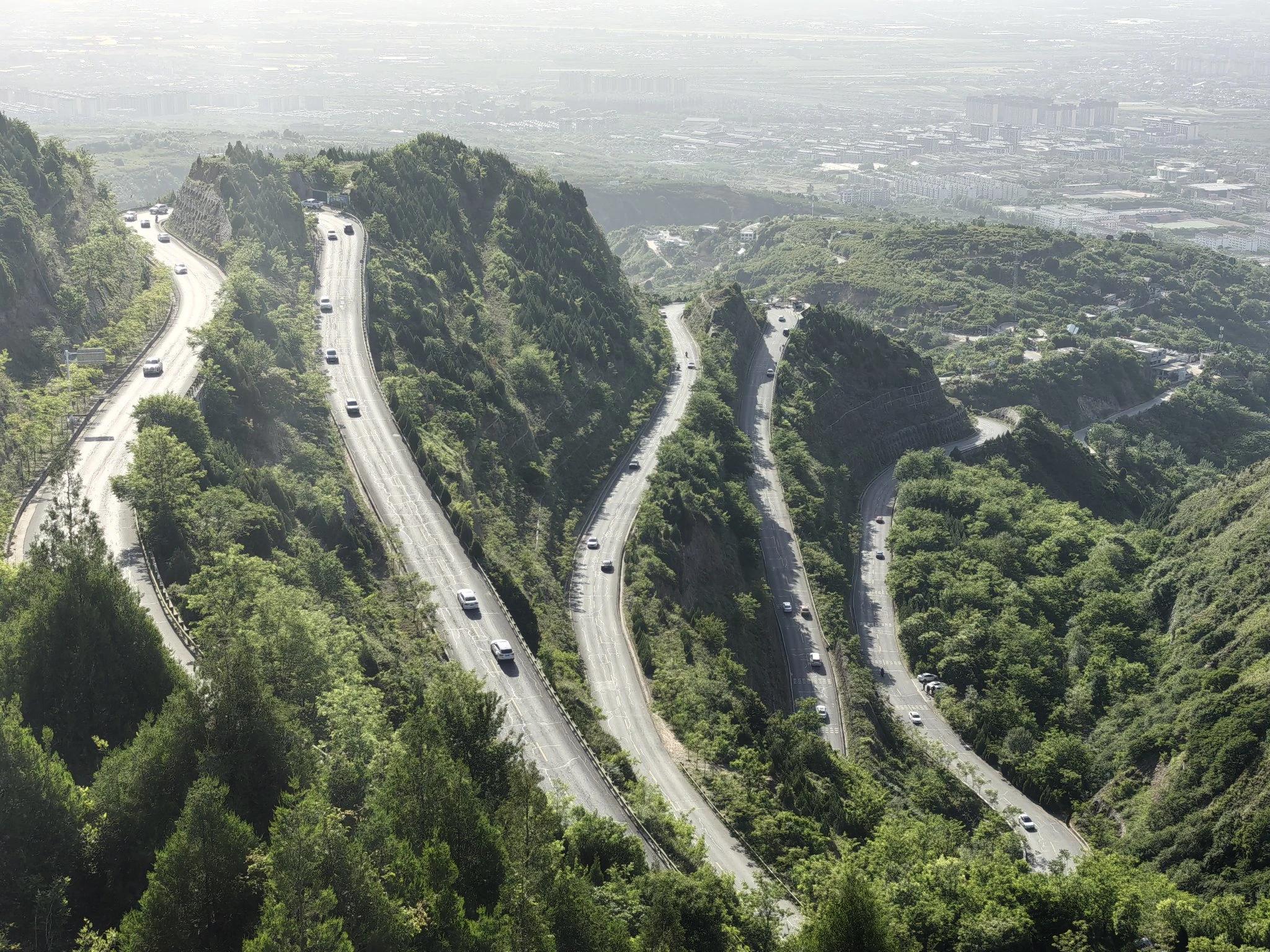 蓝田最美环山路图片