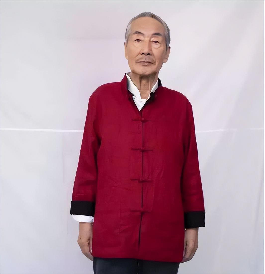演员何铁红,北电科班出身,影视作品不多,最叫观众熟悉的是《征服》中