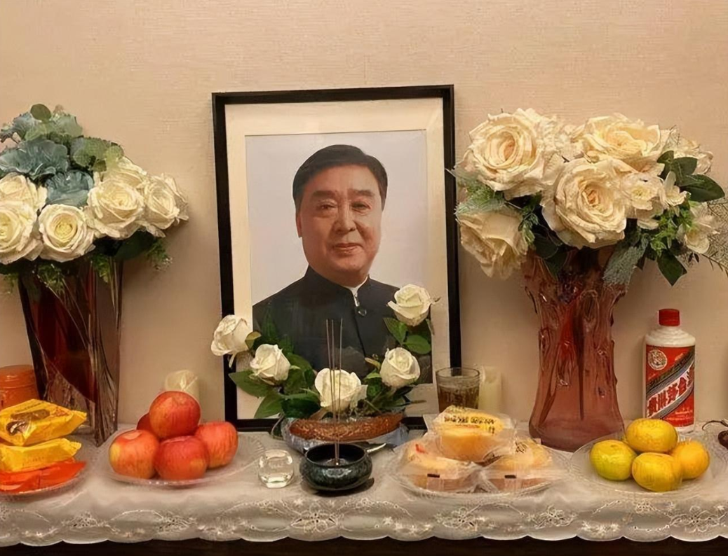 回顾师胜杰:长期饮酒不听妻子劝诫,患癌离世独留妻子流泪