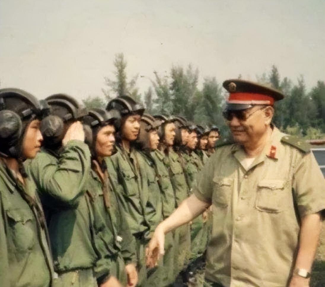 82年尤太忠视察工作见一士兵眼熟,致电吴克华:首长,这事你不对