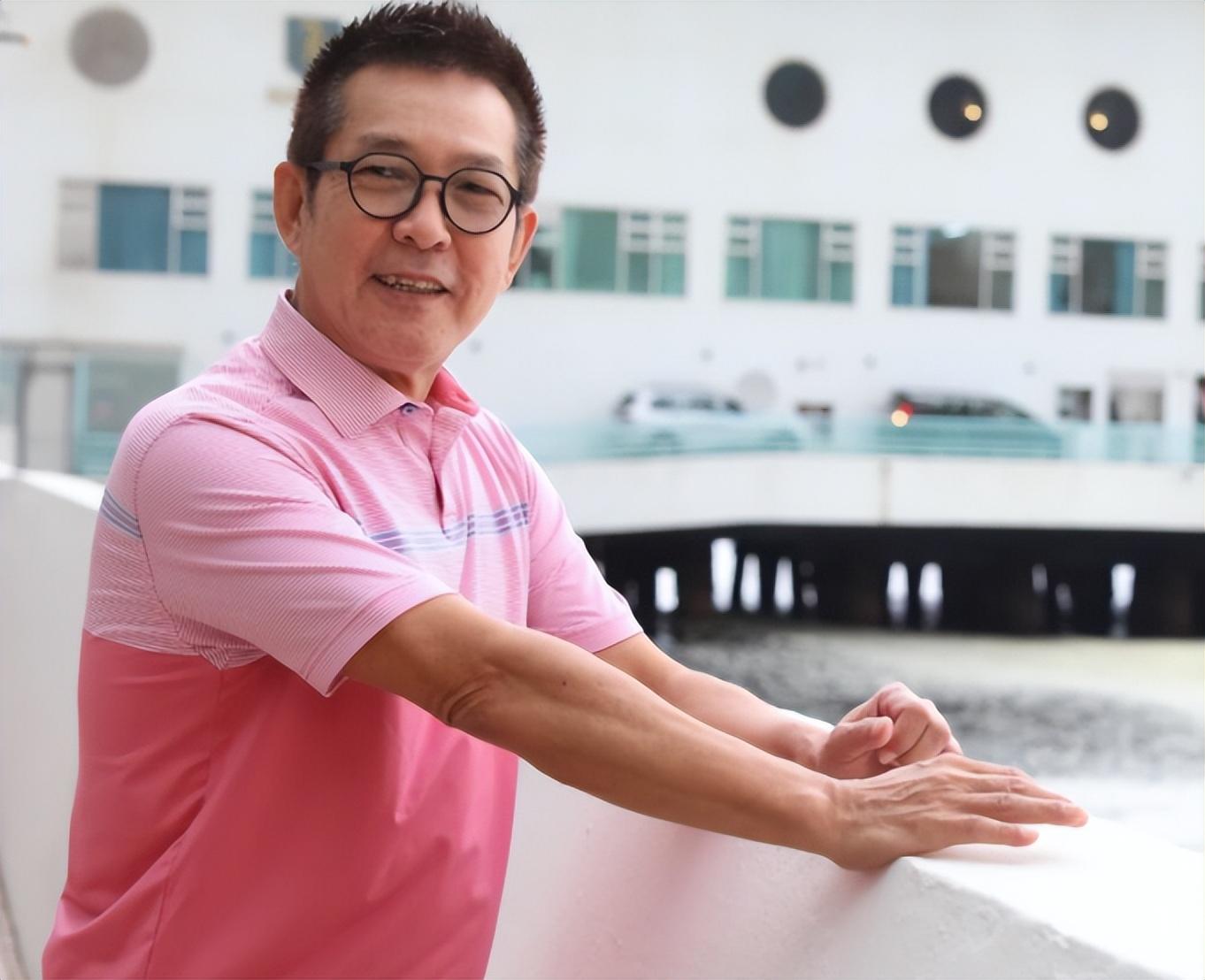 回顾"洪家班"成员晚年现状唏嘘,3位大佬已逝,狄威已成老爷爷