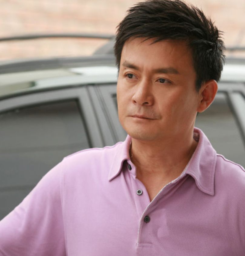 回顾演员邢岷山:娶恩师女儿为妻,宠妻如宝30年,带着岳