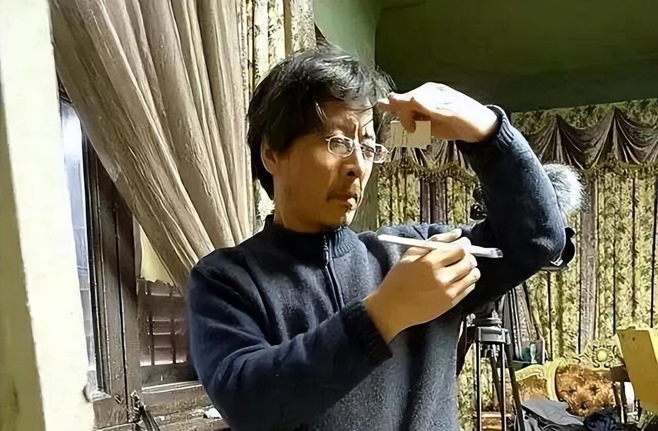 画家冷军:一幅肖像画了1年,模特忍不了跑了,后来画卖了7015万