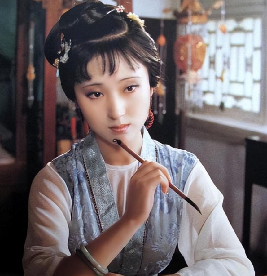 回顾陈晓旭:因病离世15年后,丈夫还俗再婚,父母的坚持让人心疼