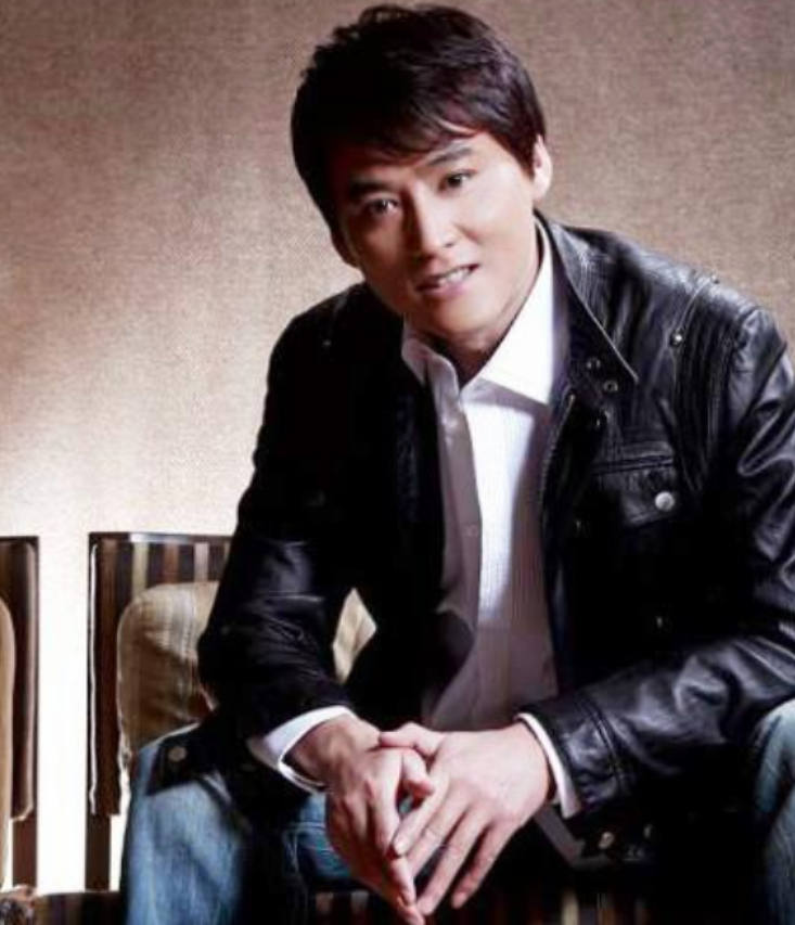 回顾刘小锋:迎娶小16岁娇妻,婚后胖成观众认不出,他经历了什么