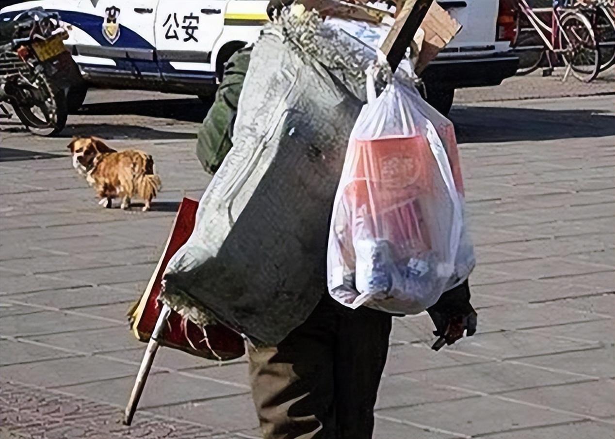 循环一天以来走过的每个地方,小娟还是没能找到钱包.