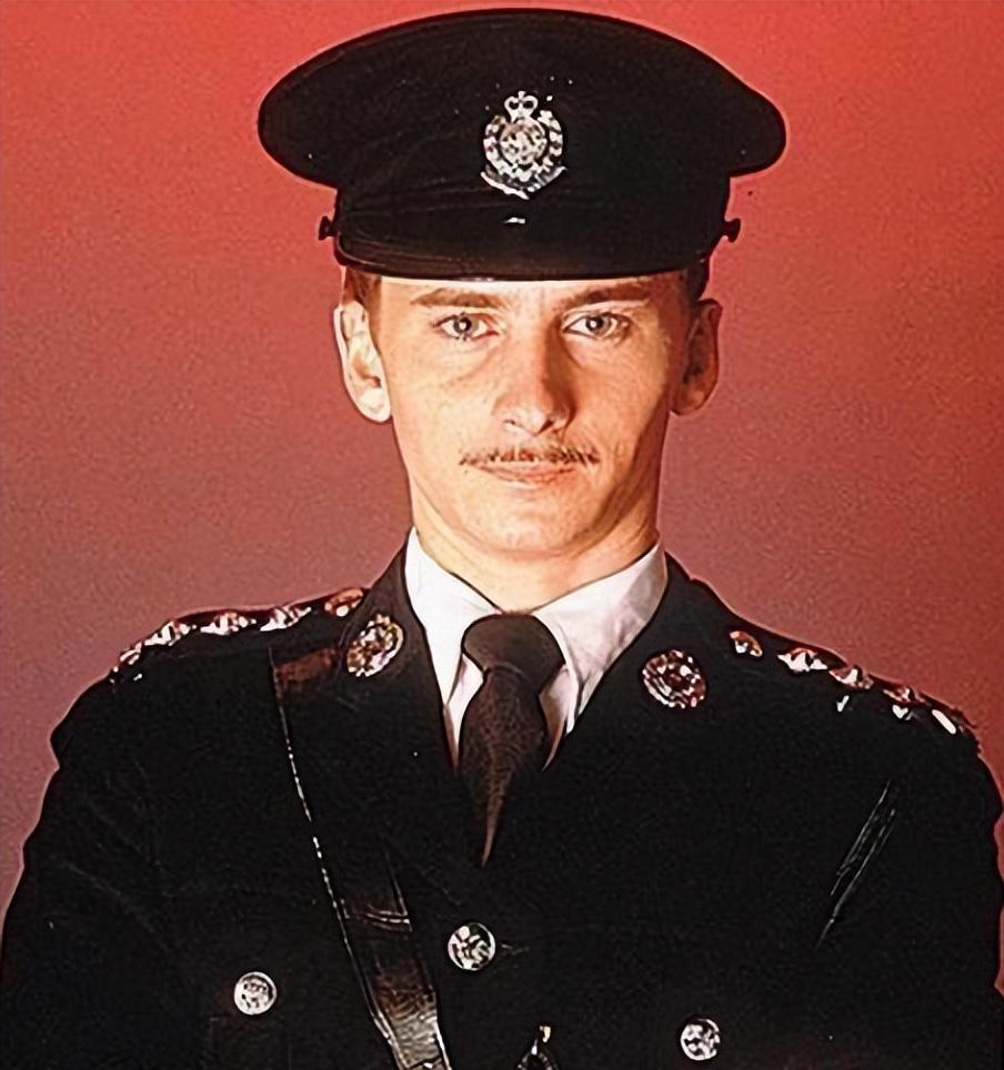 何国荣王敏德女儿婚礼如今57岁的王敏德已经头发胡子渐白,娶了模特