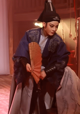 靠雌雄同体潦倒亿万观众,娱乐圈新晋顶流老公,居然是个女人