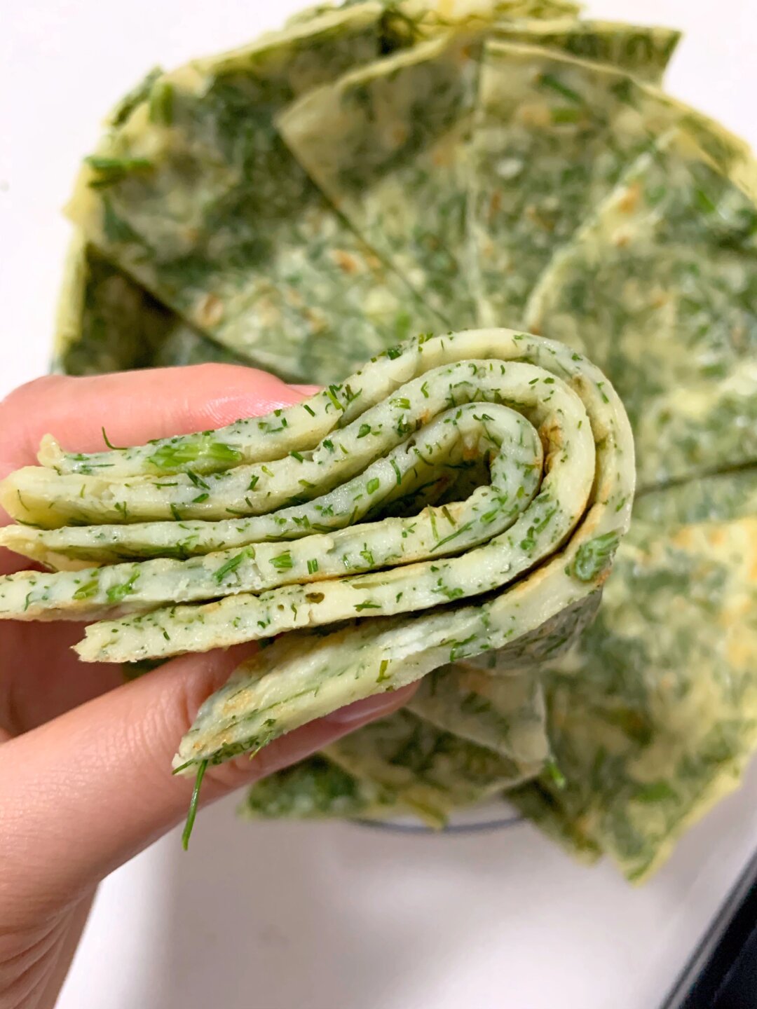 做起来简单 都没有步骤可写 	 烙成煎饼茴香味道不是特别重,反而多了