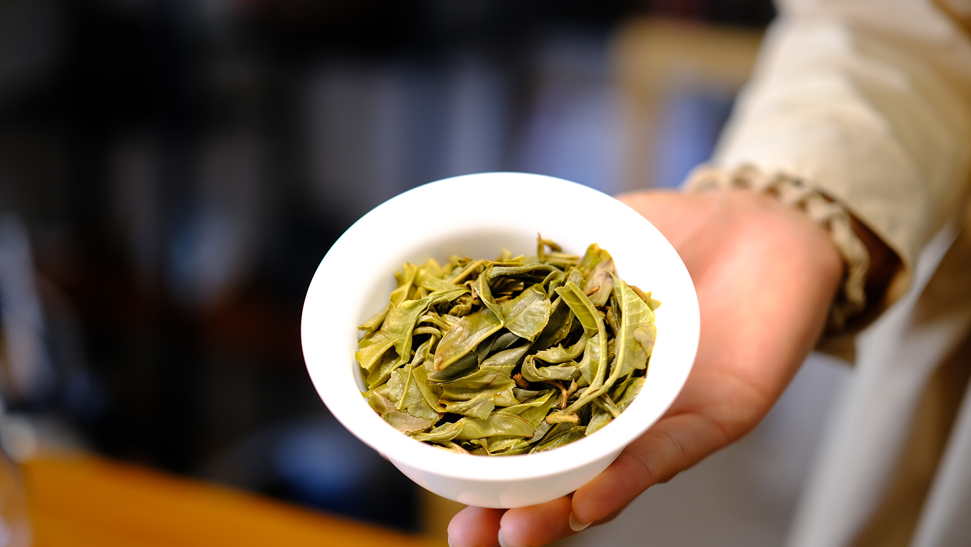 一个人要穿过多少迷梦,穿过多少幽暗,又穿过多少歧路