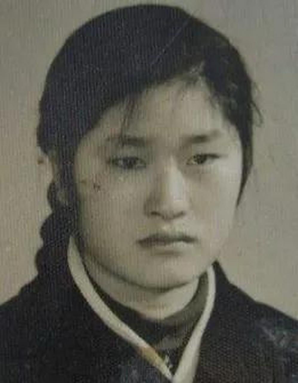 1973年7月,河南省唐河县马振扶公社中学的初二女生张玉勤,在一场英语