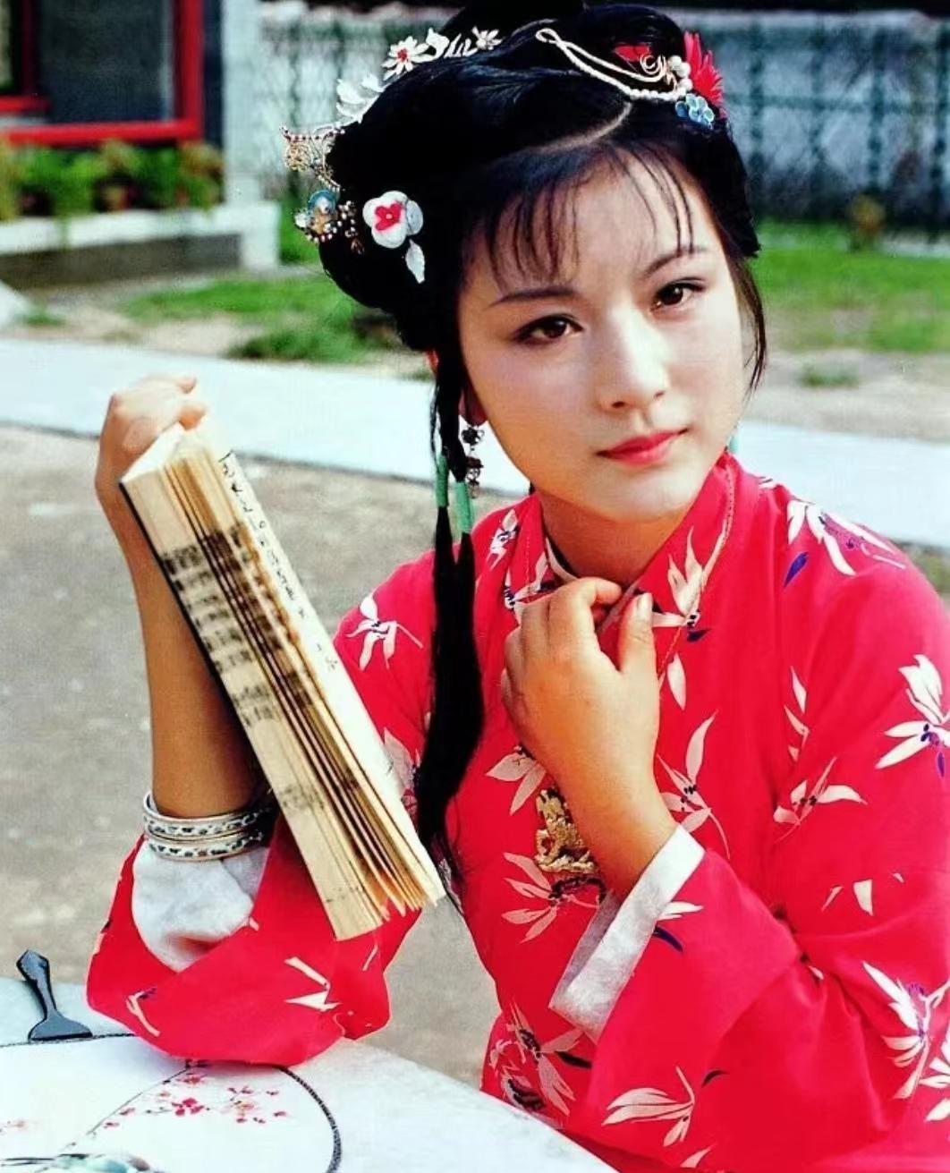 1983年,《红楼梦》导演王扶林只看了一眼郭宵珍的剧照,当即拍板"她就