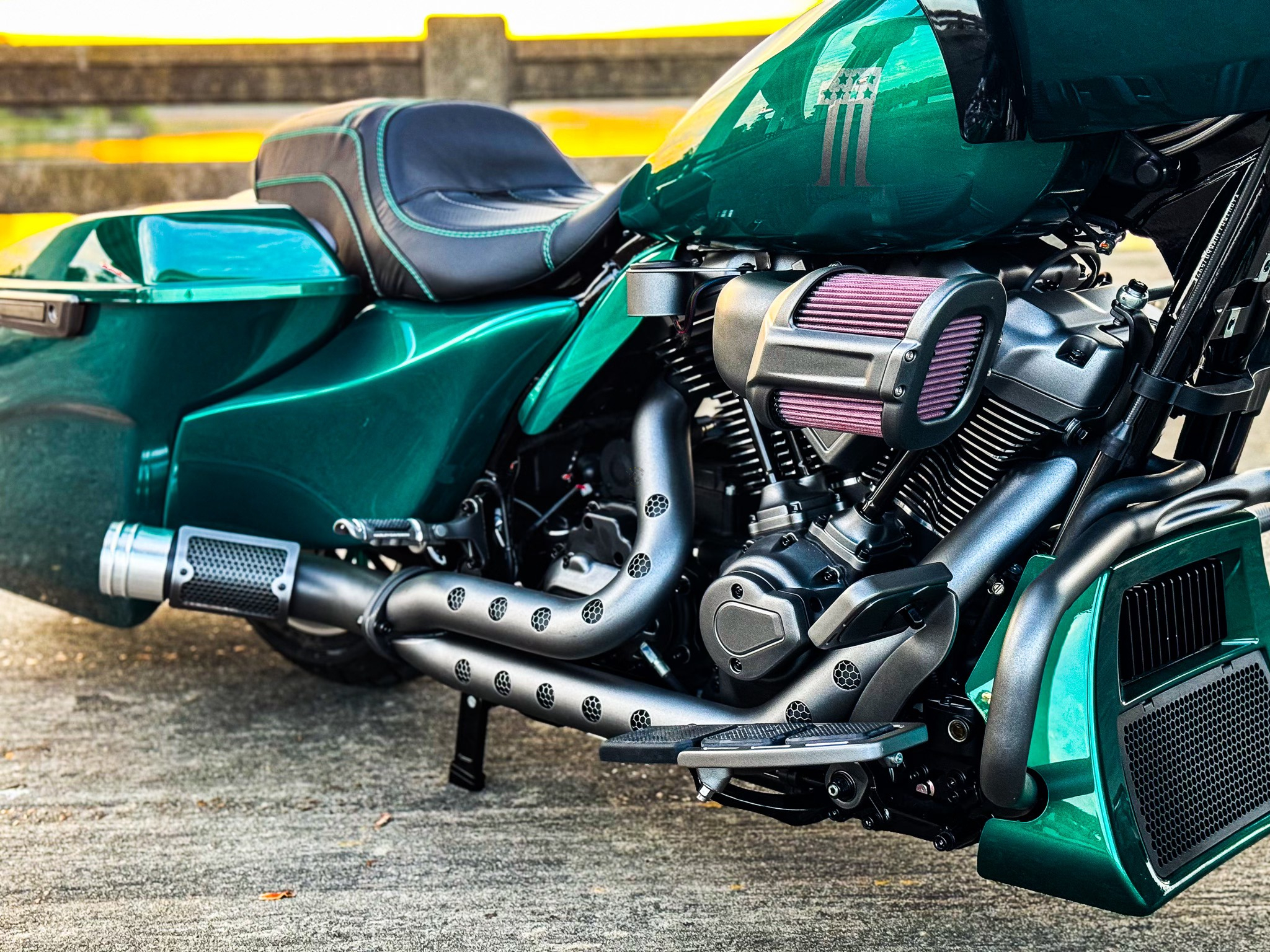 蓝绿糖果色 哈雷road glide改装欣赏