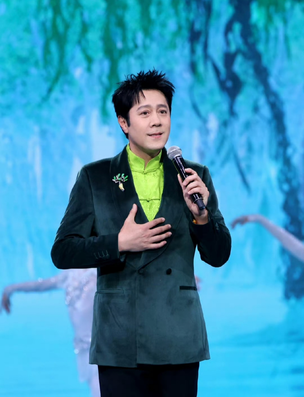 没想到这次跑男请到了蔡国庆老师,沈阳站这个嘉宾,有点期待住了.