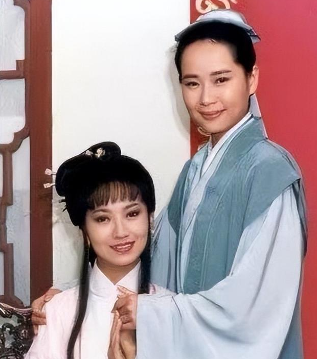 新白娘子传奇:李碧莲为什么能嫁文曲星许仕林?原来她来历不简单