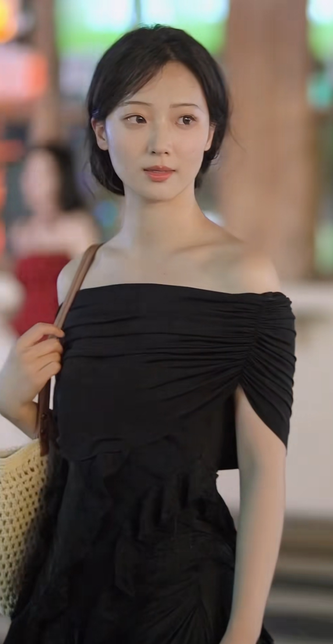 原来在一公司里,有个妹子,也不是长得多漂亮,总之