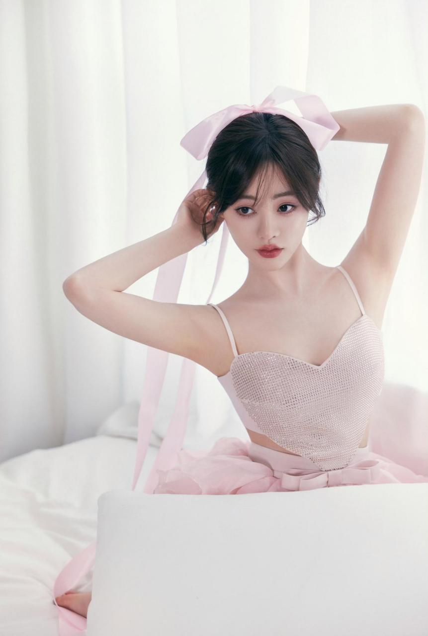 祝绪丹,粉色短裙,罕见高清照片,真是爱了爱了,这样的女神谁不喜欢嘛?