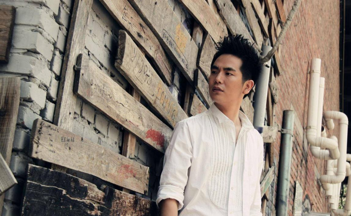 1975年出生的张晓龙,老家是吉林辽源的.