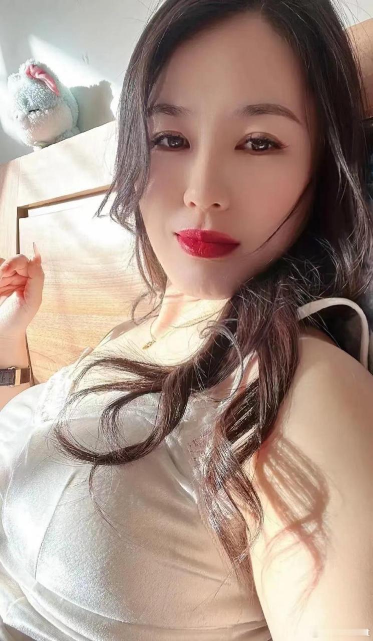 有谁知道睡衣风韵的阿姨到底有没有一种独特的魅力呢? ?