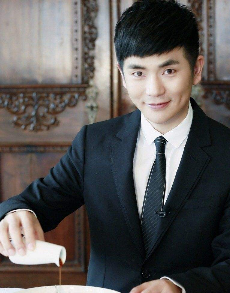 回顾"国民老公"悄悄结婚,网友意外:孩子都有俩了?