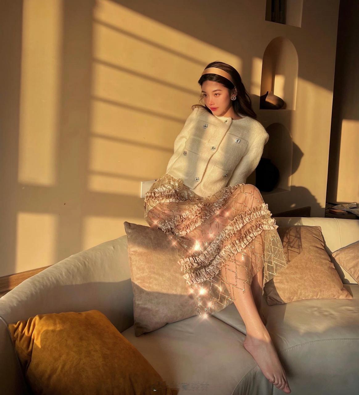 半藏森林凭借着清纯而又性感的外表,一度成为了纯欲风的代表性人物