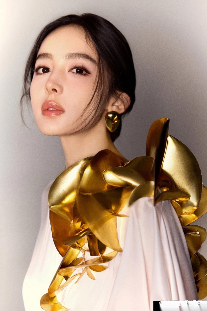 古力娜扎身材凹凸有致,真是有"料"