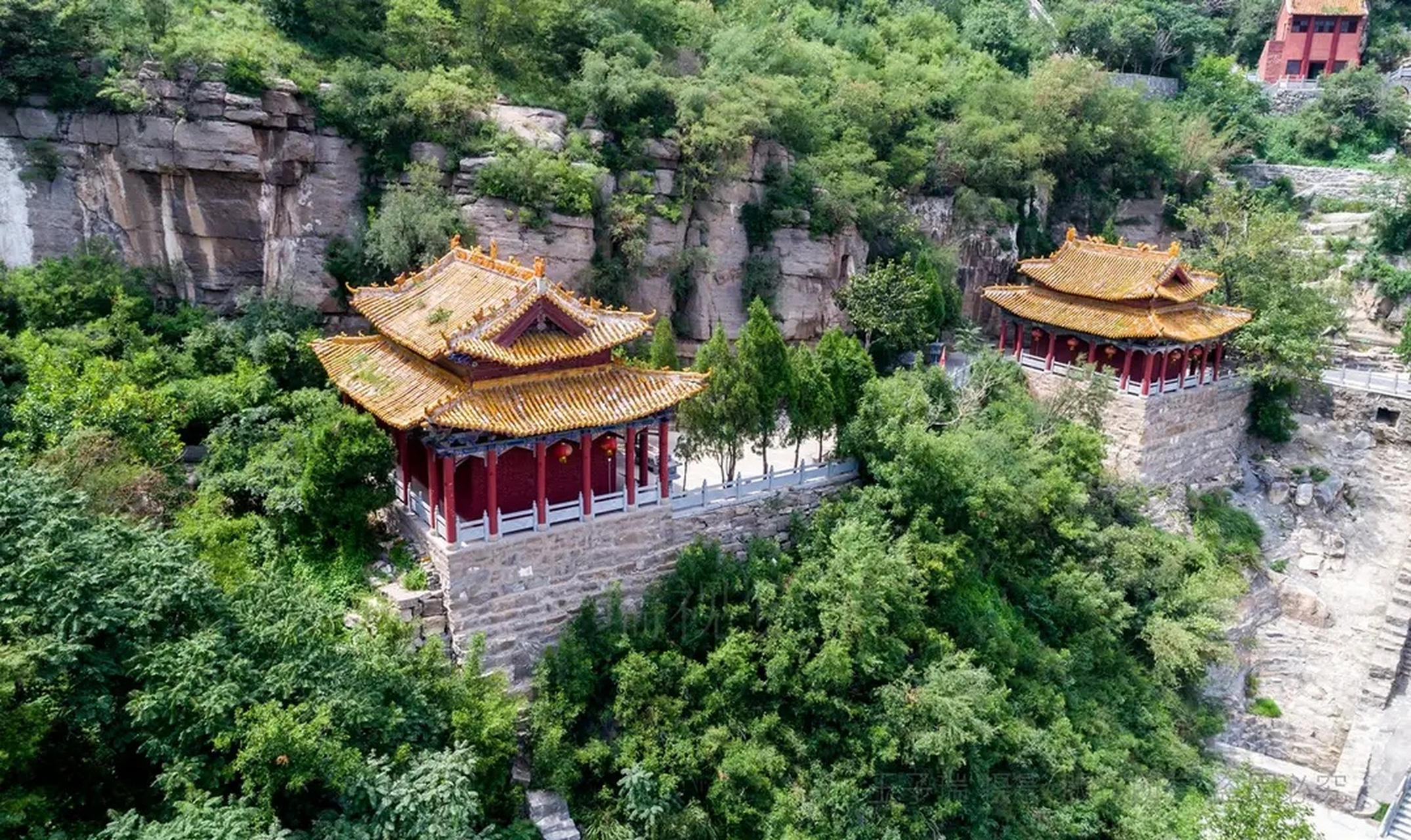 游遍河南都说中# 在河南省鹤壁市淇县朝阳山的半山腰处有座朝阳寺