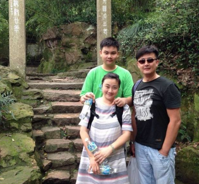 回顾演艺圈9对明星低调夫妻,看似平淡,实际恩爱有加,让人羡慕