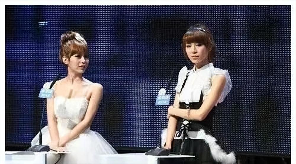 没有人知道为何张天翼会主动放弃这段感情,但事实就是,两个人在交往一