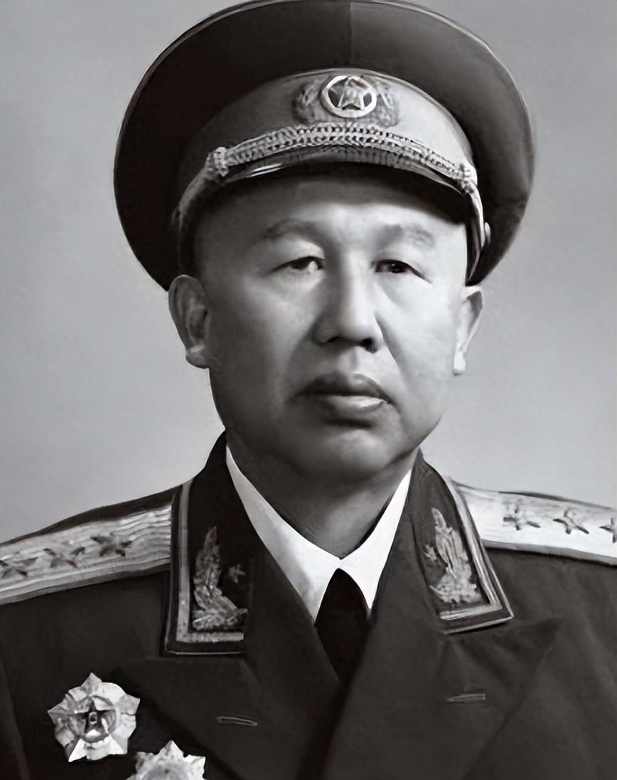 担任解放军军事学院政委,期间,他被告了黑状,一句轻飘飘的"王平早就