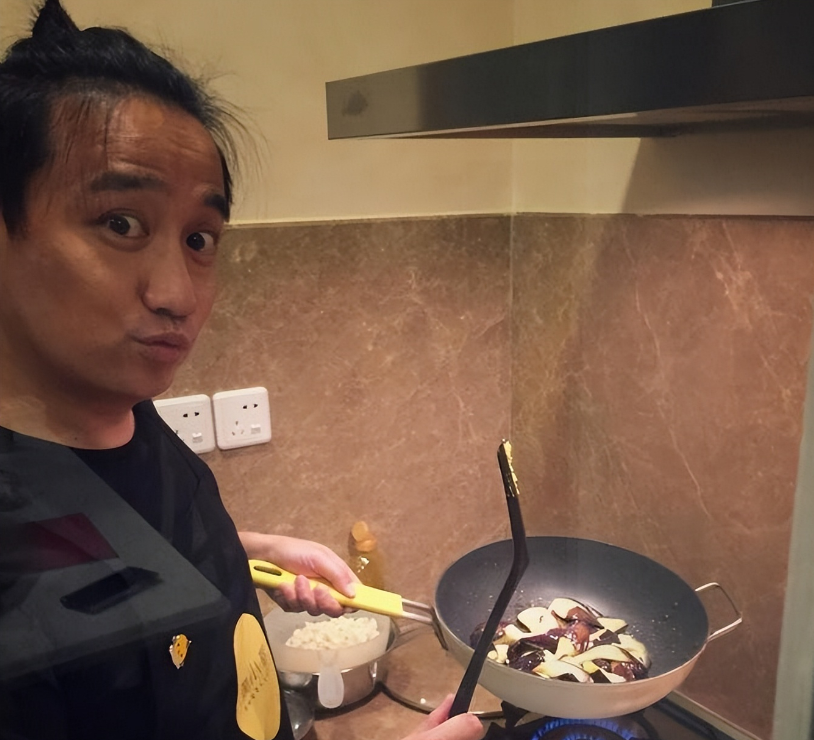 盘点人前一套人后一套,表面上素食主义者,实则无肉不欢的明星们