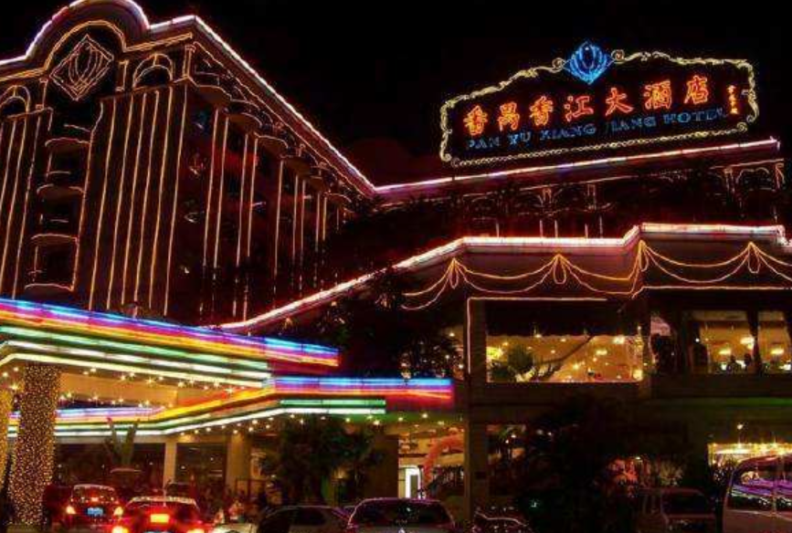 1995年,广东富豪包下波音747运送动物,后靠2个游乐园赚千亿资产