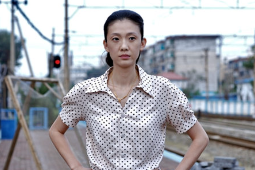 盘点有颜有才,却嫁给了平平无奇的谢晖,"裴佩老师"图了个什么