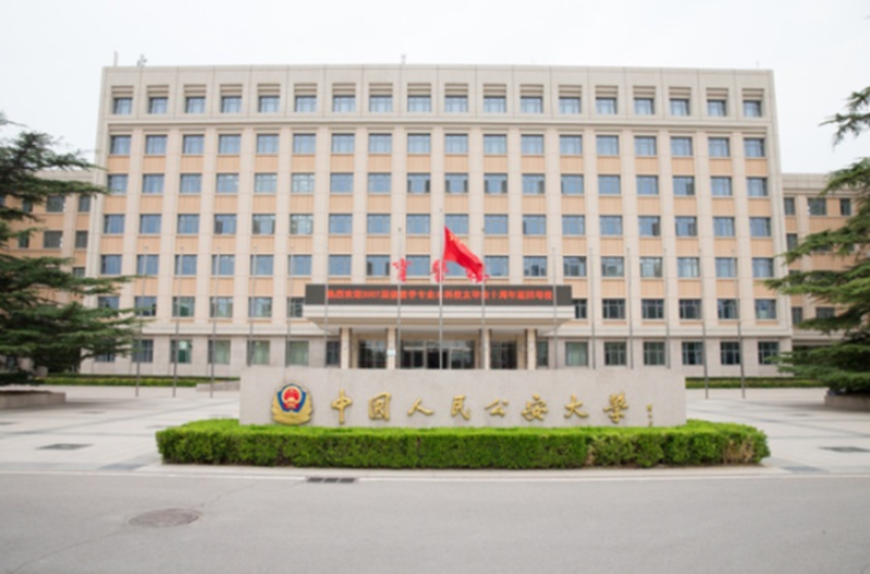 回顾:那个走4.5公里山路上学,满头冰花的男孩,后来过得怎样?