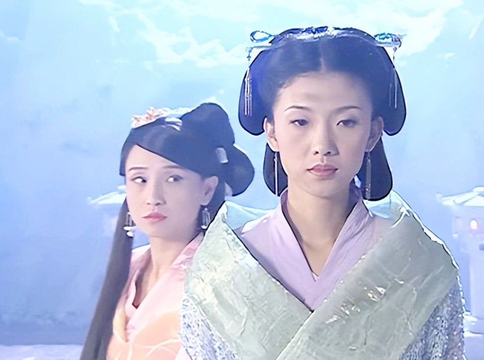 盘点有颜有才,却嫁给了平平无奇的谢晖,"裴佩老师"图了个什么