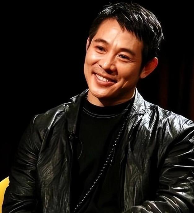 回顾李连杰:后事一切从简,不用立碑不用办丧事,树葬海葬都可以