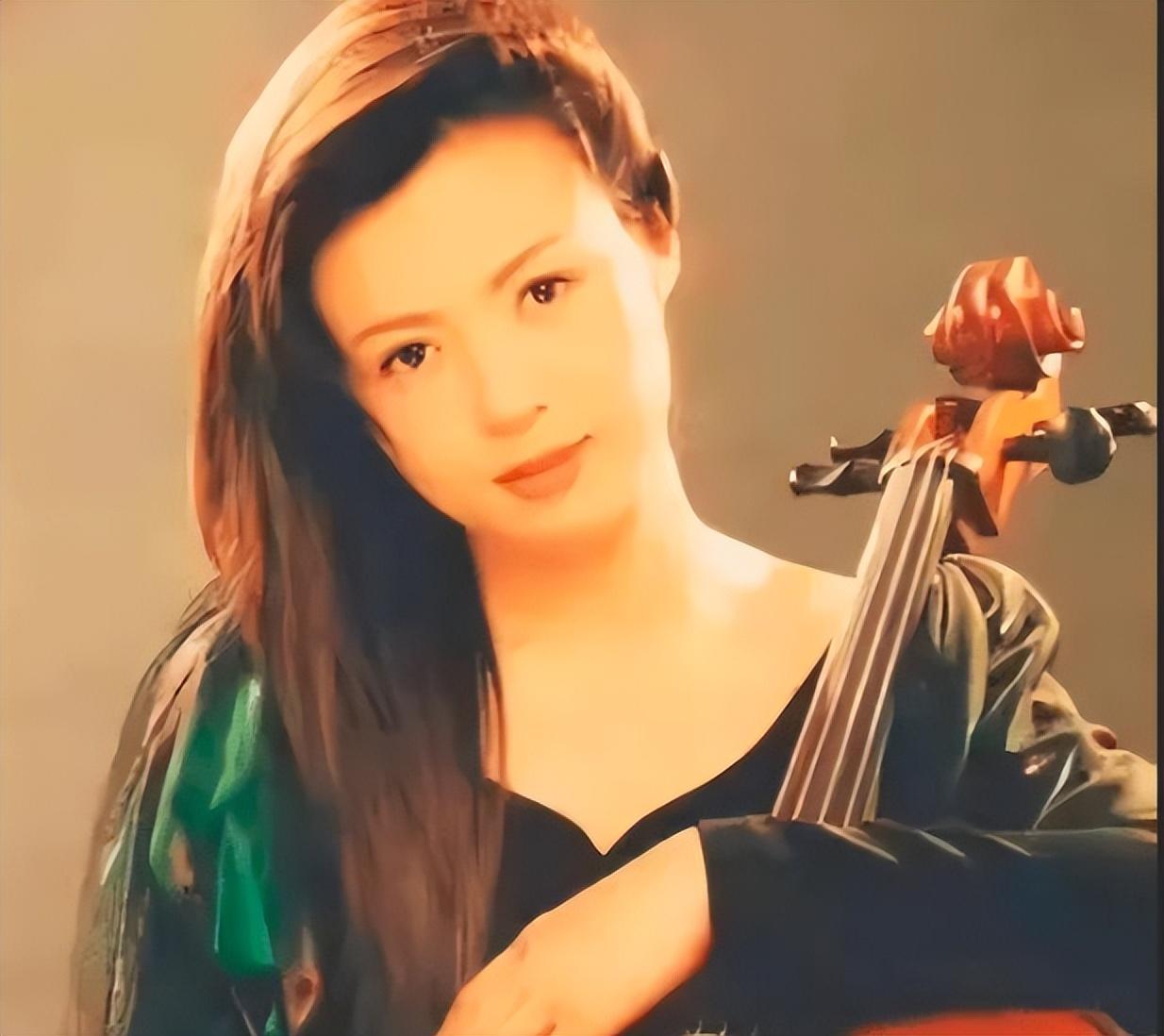 年近60岁还能被一个女孩子喜欢,王刚很激动再次有了恋爱的感觉,婚后