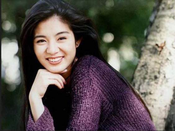 1992年至1997年,短短6年的时间,杨采妮先后出了11张专辑,参演影视作品