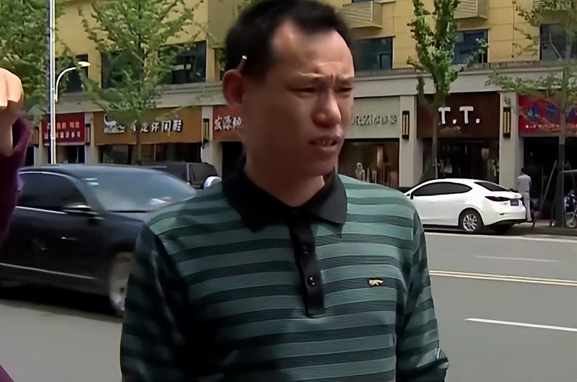 好不容易找到彭江平,可明显觉得他看到杨凌云家人后