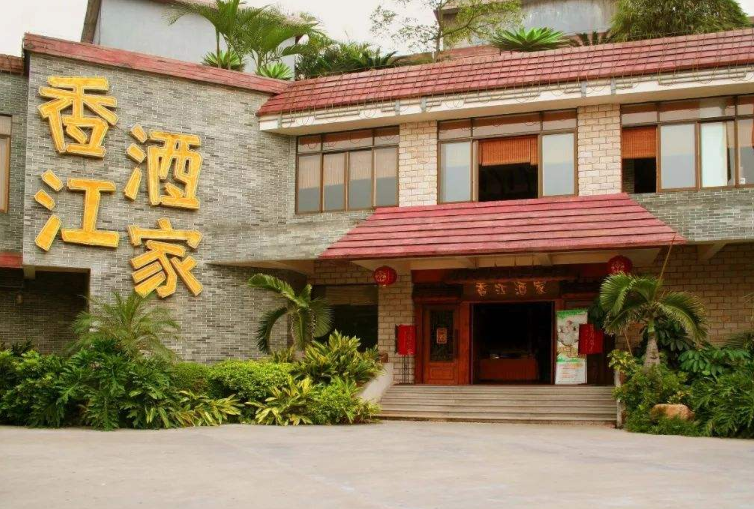 1995年,广东富豪包下波音747运送动物,后靠2个游乐园赚千亿资产