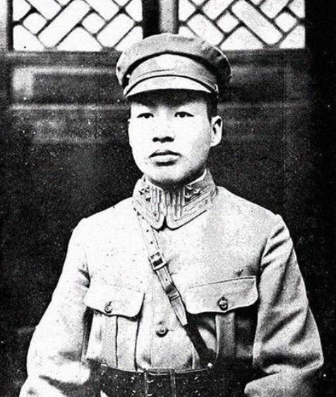 1938年刘湘病逝,妻儿过得如何?两儿子授衔少将,妻子靠本钱发财