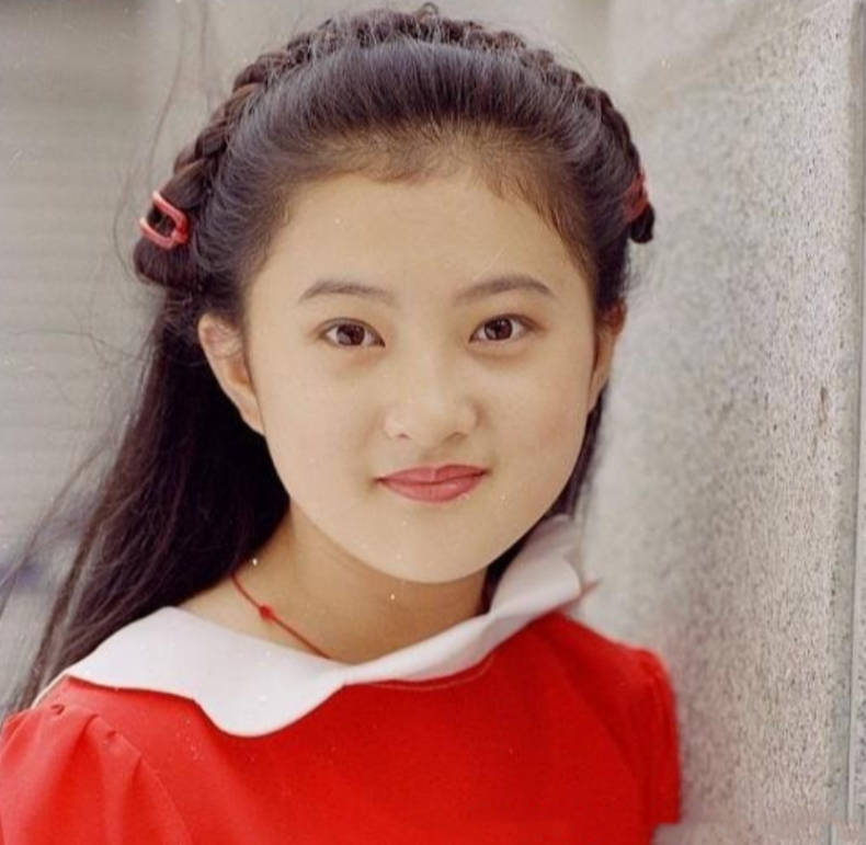 回顾小婉君金铭:9岁爆红18岁考北大,撒贝宁曾发誓娶她,仍单身