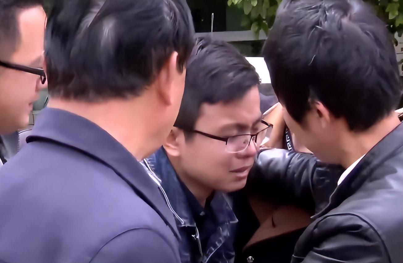 2017年湖南男子患绝症,4小时内父母瞒着众人接连自杀,这是为何