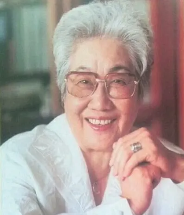 仲星火,内地老电影中常见到的演员,亦是新中国成立后培养的第一批演员