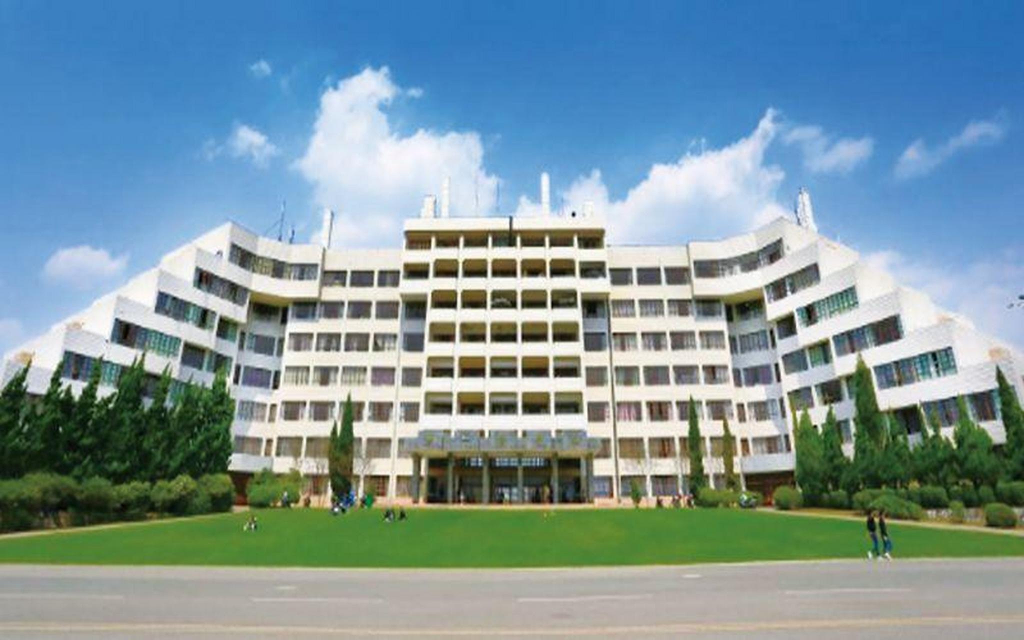 西林于1958年建校,前身是昆明农林学院,经过多次变更,学校于2010年