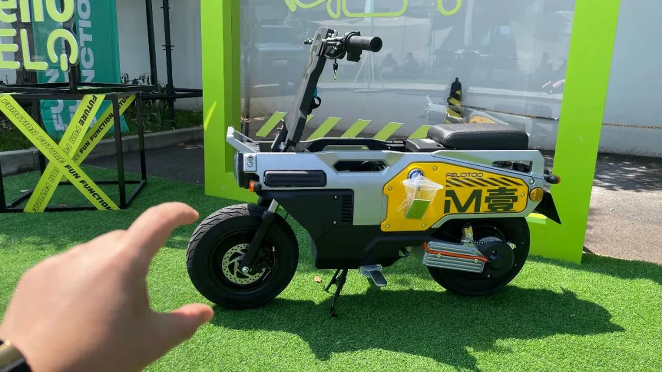 电斐科技发布m壹电动车,致敬本田小板凳设计,兼具轻量化与结构强度.