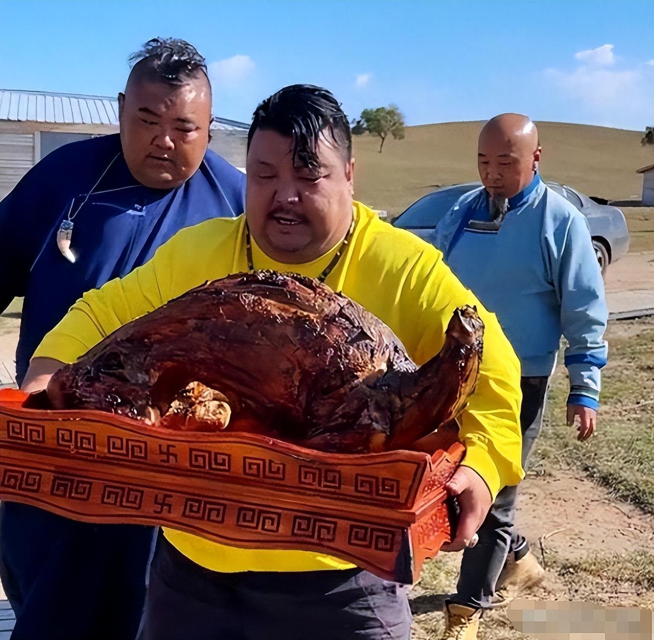 "吃播四巨头"现状:2年没俩,恩克直播吐血,胖猴仔为保命减肥