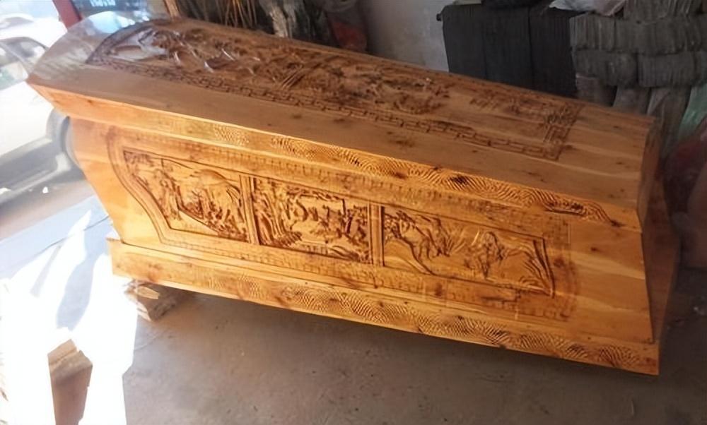 关入棺材送进火葬场