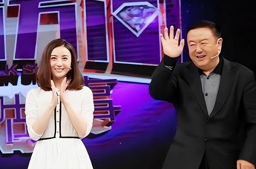 在来到自己姑姑家之后,年幼的邬靖靖一直是小心翼翼.